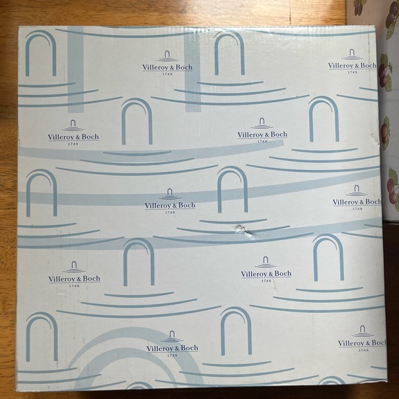 Villeroy and Boch French Garden Charm large bowl serving bowl new in box NIB - Picture 2 of 5